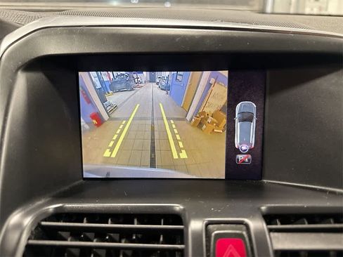 Used 2017 Volvo XC60 T5 Inscription w/ Advanced Package image 25