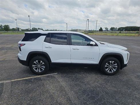 Used 2026 Chevrolet Equinox LT FWD image 4