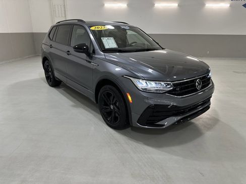 Used 2023 Volkswagen Tiguan SE R-Line image 4