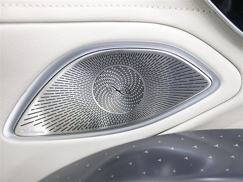Used 2022 Mercedes-Benz EQS 450+ Sedan image 32
