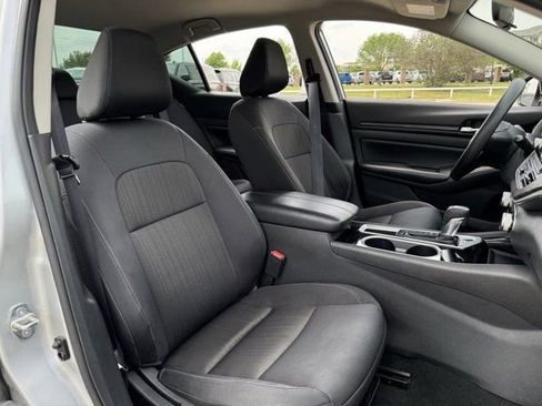 Used 2024 Nissan Altima 2.5 SV image 31