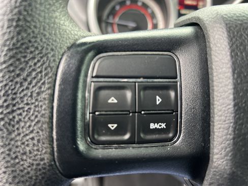 Used 2020 Dodge Journey SE image 28