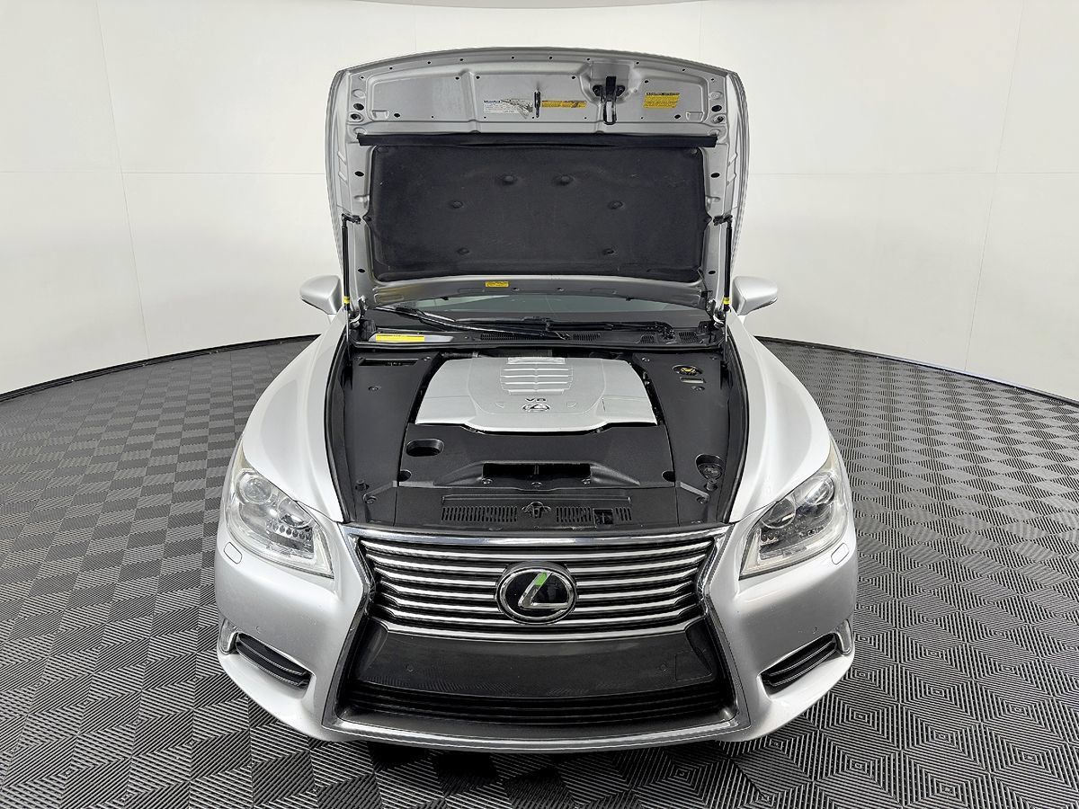Used 2014 Lexus LS 460 w/ Comfort Package RWD image 20