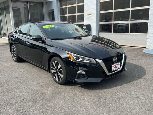 Used 2022 Nissan Altima 2.5 SV image 2