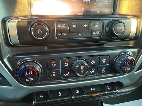 Used 2017 GMC Sierra 1500 SLT w/ SLT Preferred Package image 16