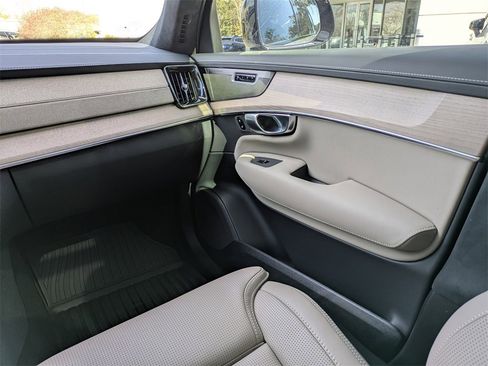 Used 2026 Volvo XC90 B6 Ultra w/ Lounge Package image 23