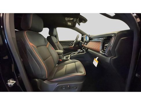 New 2026 GMC Canyon AT4 w/ AT4 Premium Package image 16