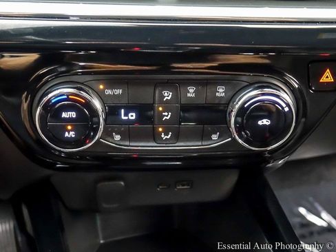 Used 2025 Chevrolet Trax RS image 17