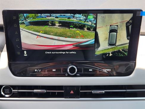 New 2025 Mitsubishi Outlander SE image 13