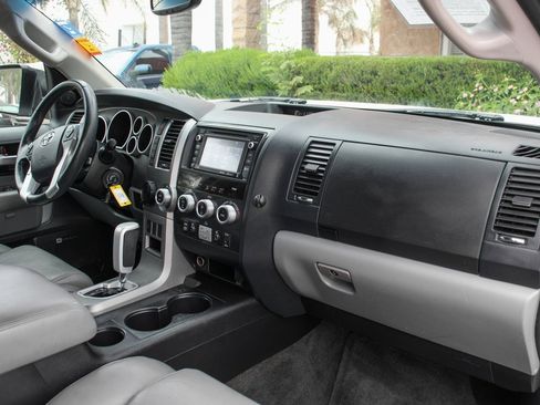 Used 2017 Toyota Sequoia Limited w/ Safety & Convenience Package image 46