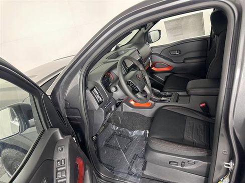 New 2025 Nissan Frontier PRO-4X image 16