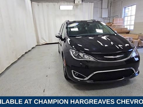 Used 2020 Chrysler Pacifica Limited w/ Tire & Wheel Group image 3