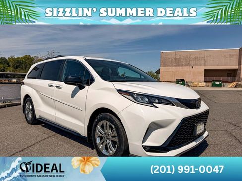 Used 2022 Toyota Sienna XSE w/ XSE Plus Package AWD/4WD image 10