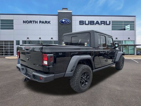Used 2022 Jeep Gladiator Willys image 3
