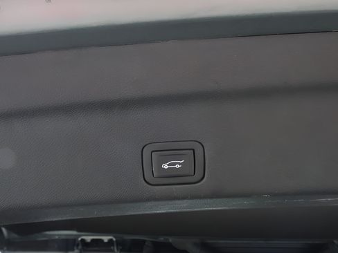 Used 2024 Chevrolet Tahoe Premier AWD/4WD image 31