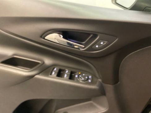 Used 2021 Chevrolet Equinox LT FWD image 17