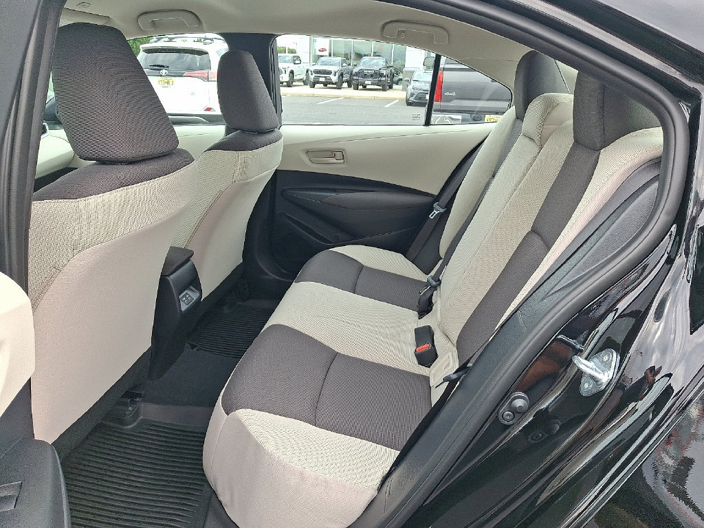 Used 2026 Toyota Corolla LE FWD image 10