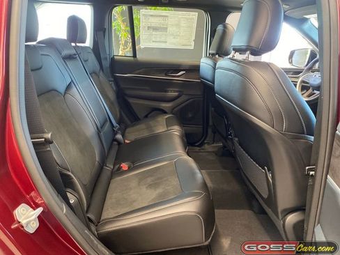 New 2026 Jeep Grand Cherokee Altitude AWD/4WD image 7