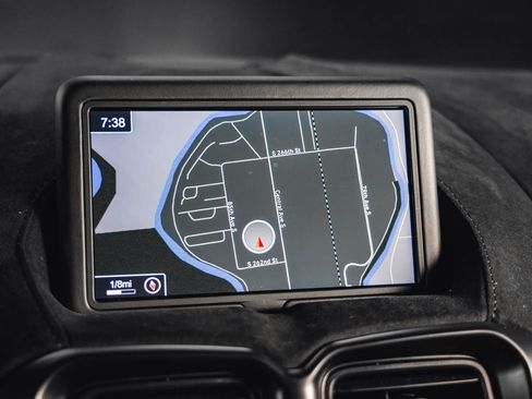 Used 2021 Aston Martin V8 Vantage Coupe image 56