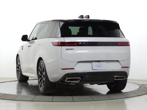 Used 2026 Land Rover Range Rover Sport Dynamic SE AWD/4WD image 3