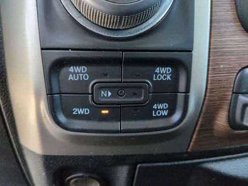 Used 2017 RAM 1500 Laramie AWD/4WD image 36
