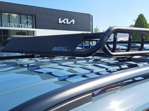 Used 2020 Volkswagen Tiguan SE FWD image 24