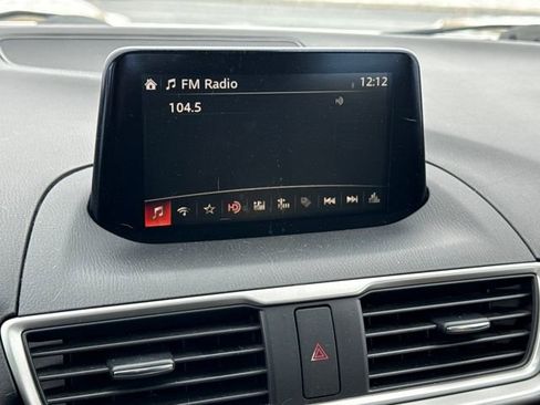 Used 2017 MAZDA MAZDA3 Touring image 23