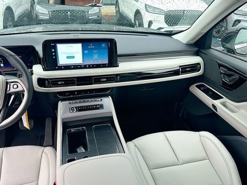 New 2026 Lincoln Aviator 2WD image 20