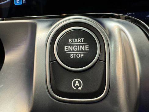 Certified 2025 Mercedes-Benz GLB 250 image 22