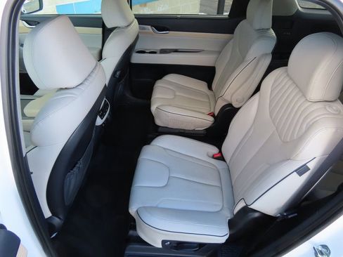 Used 2024 Hyundai Palisade Limited image 29