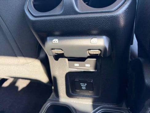 Used 2023 Jeep Gladiator Sport AWD/4WD image 38