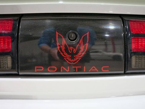 Used 1992 Pontiac Firebird Formula RWD image 26