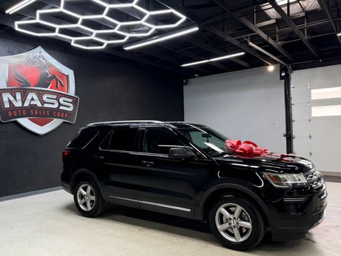 Used 2018 Ford Explorer XLT FWD image 9