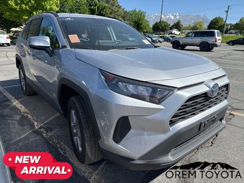 Used 2022 Toyota RAV4 LE AWD/4WD image 1
