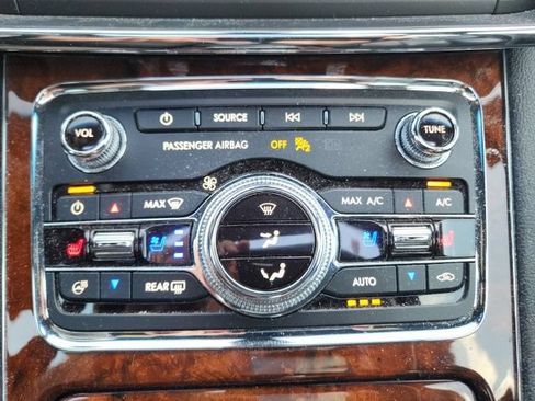 Used 2019 Lincoln Continental Reserve FWD image 25
