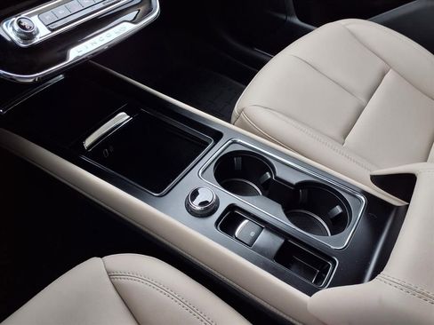 Certified 2025 Lincoln Corsair FWD image 21