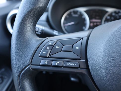 Used 2025 Nissan Versa S w/ Trunk Package image 24