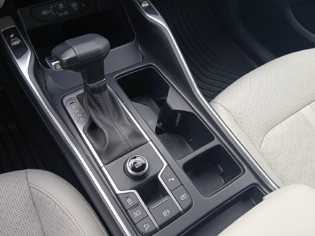 Certified 2024 Kia Sorento S FWD image 27