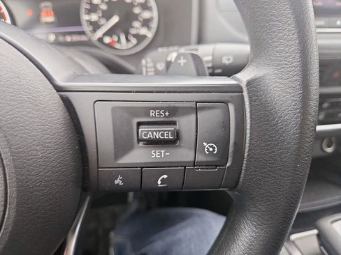 Used 2024 Nissan Rogue S image 15