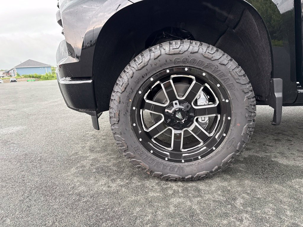 New 2026 Chevrolet Silverado 1500 RST w/ Dark Appearance Package AWD/4WD image 41