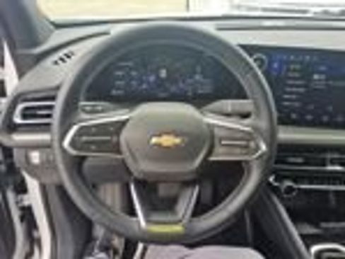 Used 2026 Chevrolet Traverse LT w/ Driver Confidence Package FWD image 19