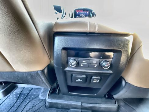 Used 2023 Chevrolet Traverse Premier image 21