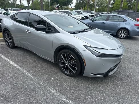 Used 2024 Toyota Prius XLE FWD image 2