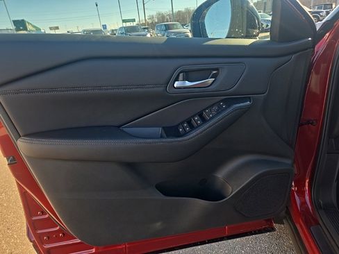 New 2026 Nissan Pathfinder SL image 12