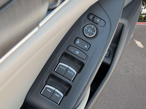 Used 2021 Honda Accord Touring image 9