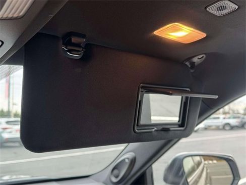 Used 2025 Toyota Highlander Platinum image 34