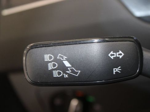 Used 2019 Volkswagen Tiguan SEL FWD image 33