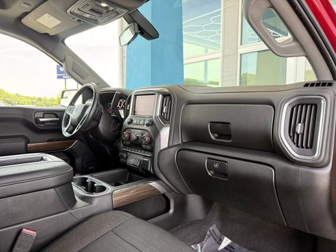 Used 2019 Chevrolet Silverado 1500 LT Trail Boss AWD/4WD image 28