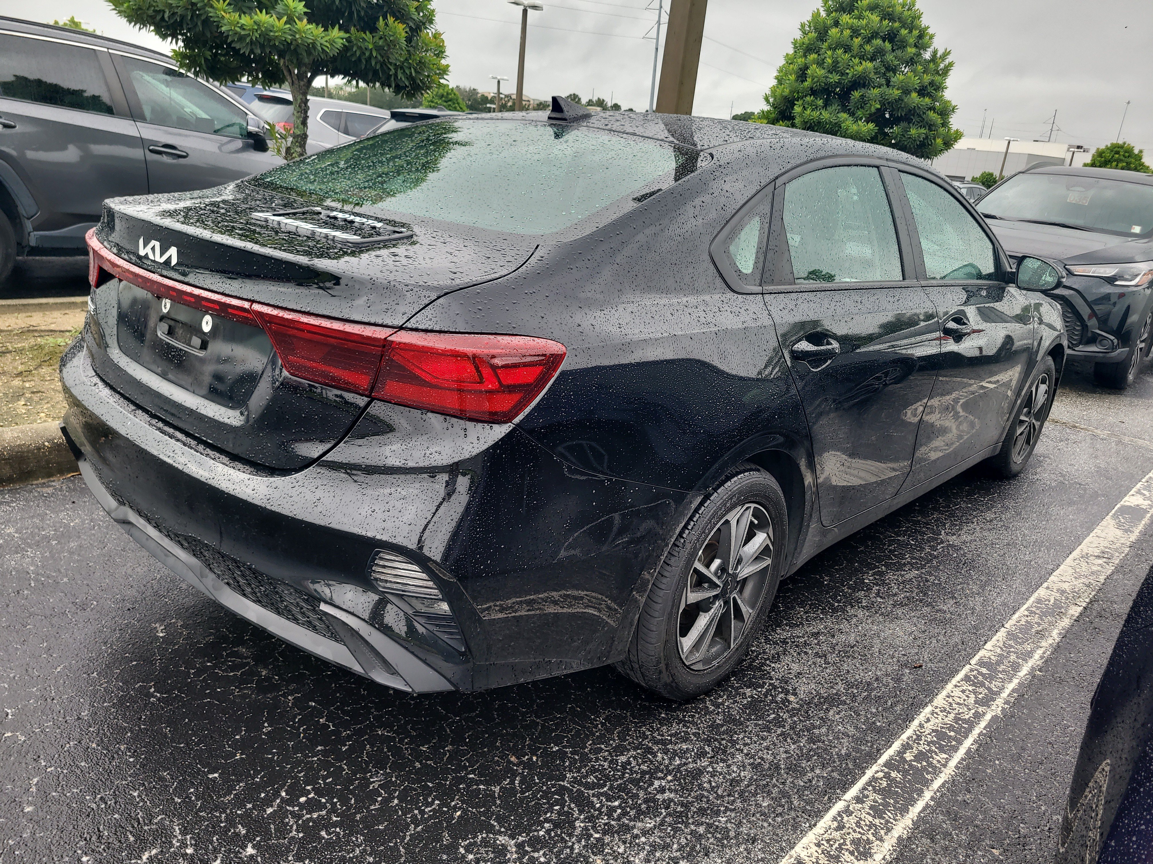 Used 2024 Kia Forte LXS w/ LXS Technology Package FWD image 7