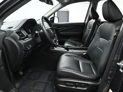 Used 2020 Honda Pilot Touring image 12